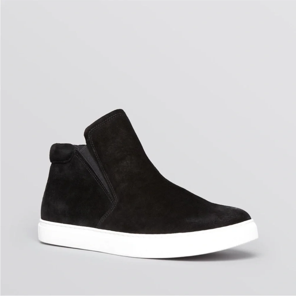 Kenneth Cole worn few